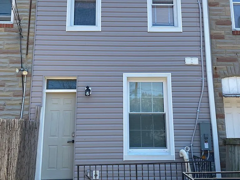 146 N East Ave #F — Photo 2