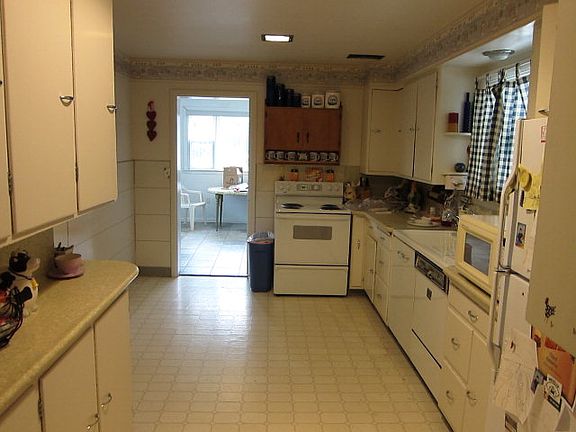 5th image of 1834 Wallula Ave