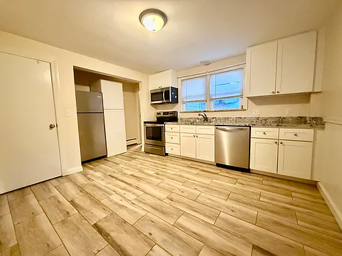 4833 Washington St #2 Photo 1