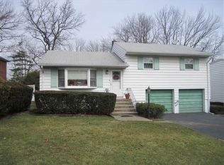 89 Locust Dr, Maywood, NJ 07607