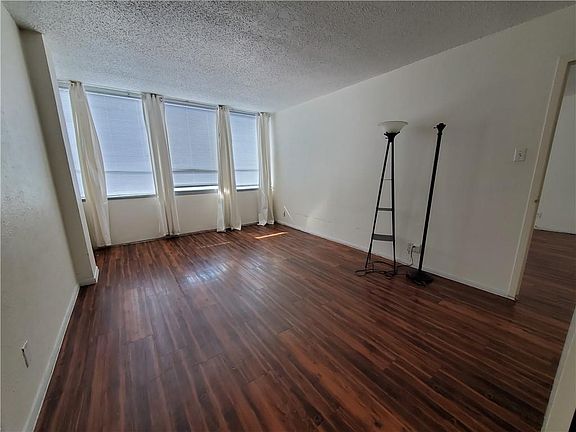 2nd image of 1800 Lavaca St #A-304