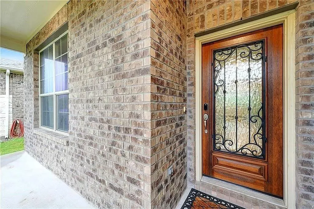4 bed, 3.5 bath, 3077 sqft, $2,950 — Photo 3