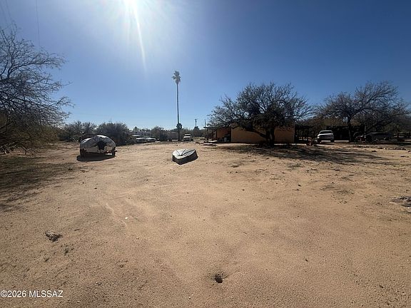 3rd image of 1031 W Calle Santiago