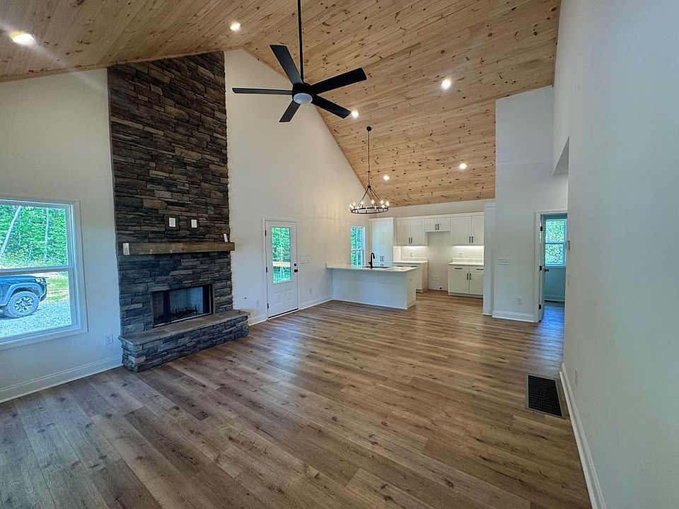 1st image of 9 Nottaway Ln