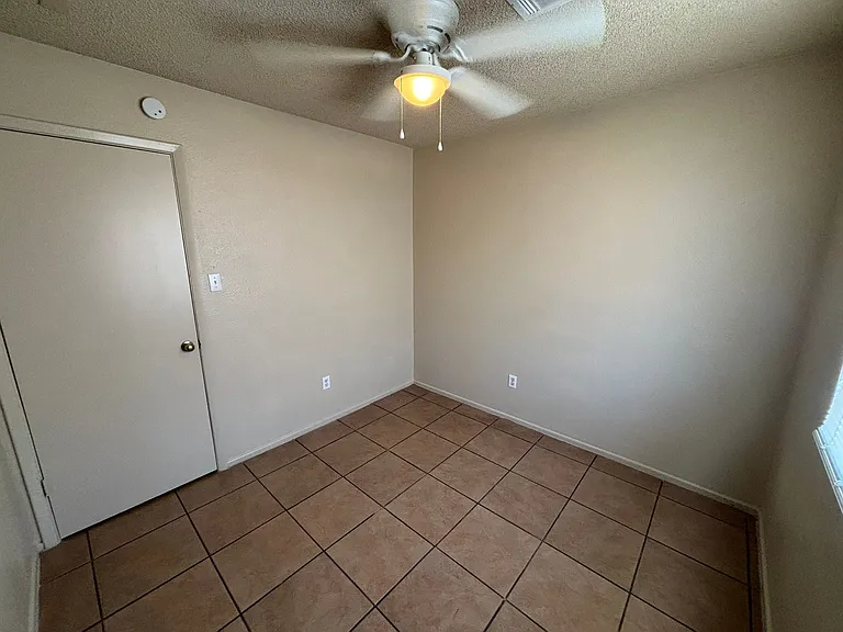 4748 W 17th Pl — Photo 21