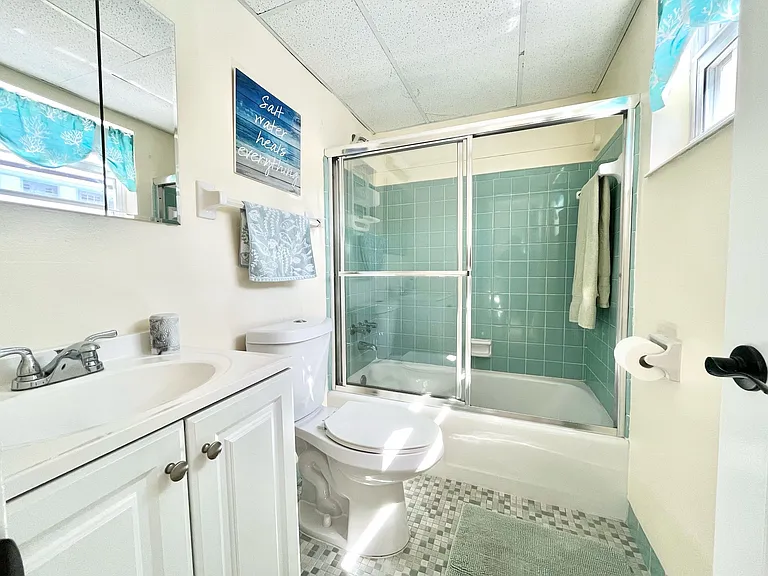 bathroom with bathtub