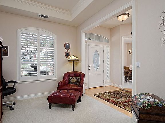 3rd image of 1871 Calaveras Dr