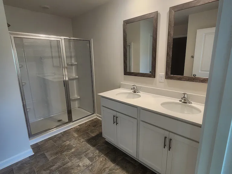 1405 Slades St — Photo 8