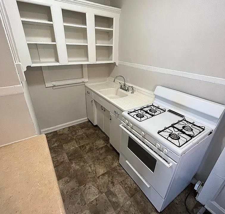 Brentwood Plaza 109 E 40th St Kansas City MO Zillow