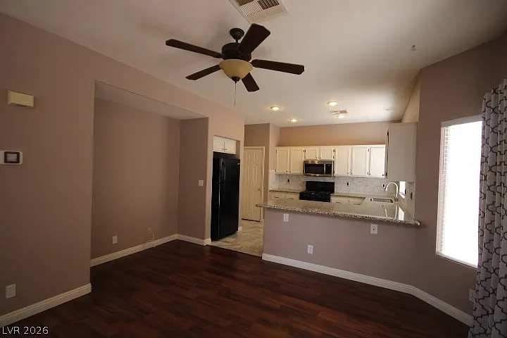 947 Whispering Grove Ave — Photo 11