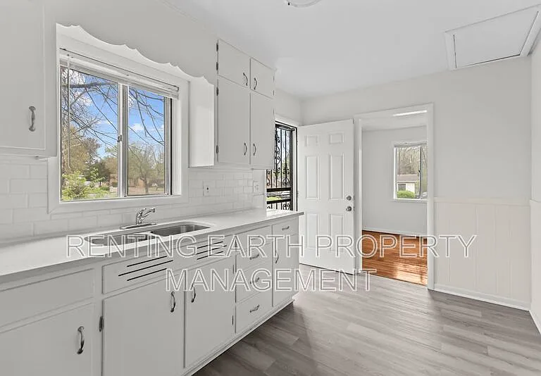 6715 Court N — Photo 13