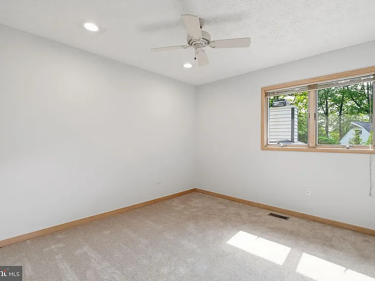 22 Poplar Point Rd — Photo 23