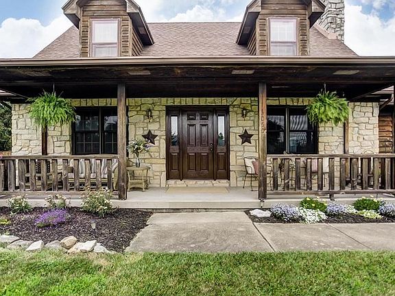 3rd image of 3050 Countryside Ln