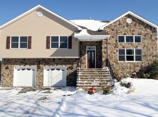 10 Daniel Dr, East Hanover, NJ 07936