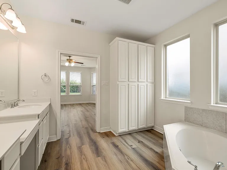 9439 Peralta Creek Ct — Photo 20