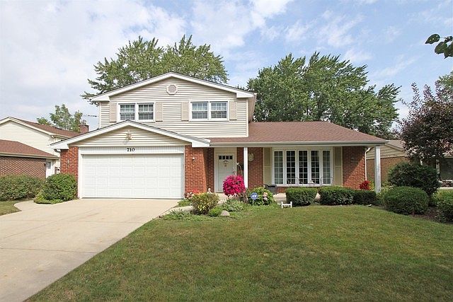 1st image of 710 E Burr Oak Dr