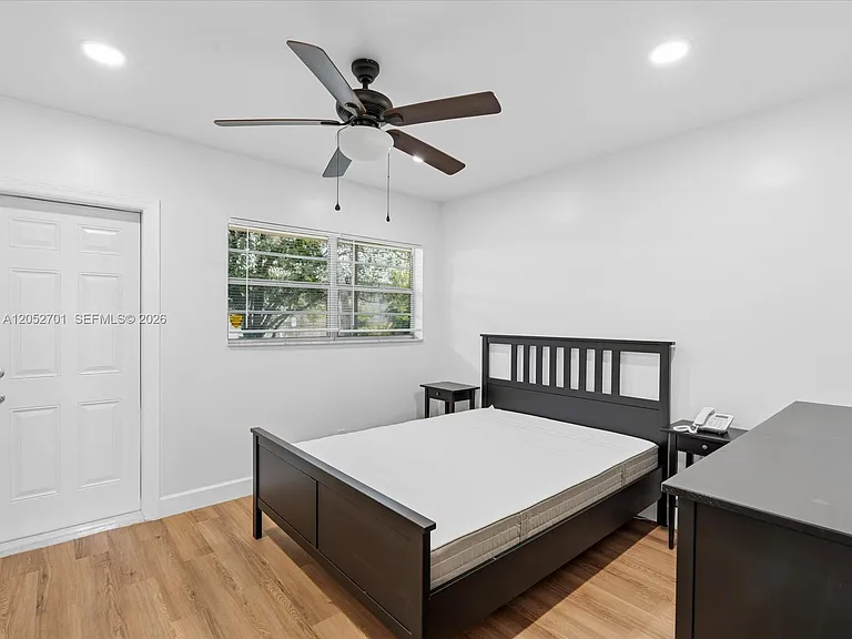 230 SW 11th Ave #8 — Photo 18