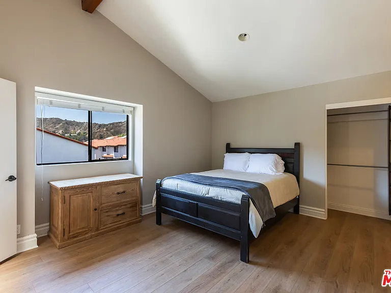 1541 Palisades Dr — Photo 38