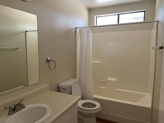 5th image of 313 W Devonshire Ave #3