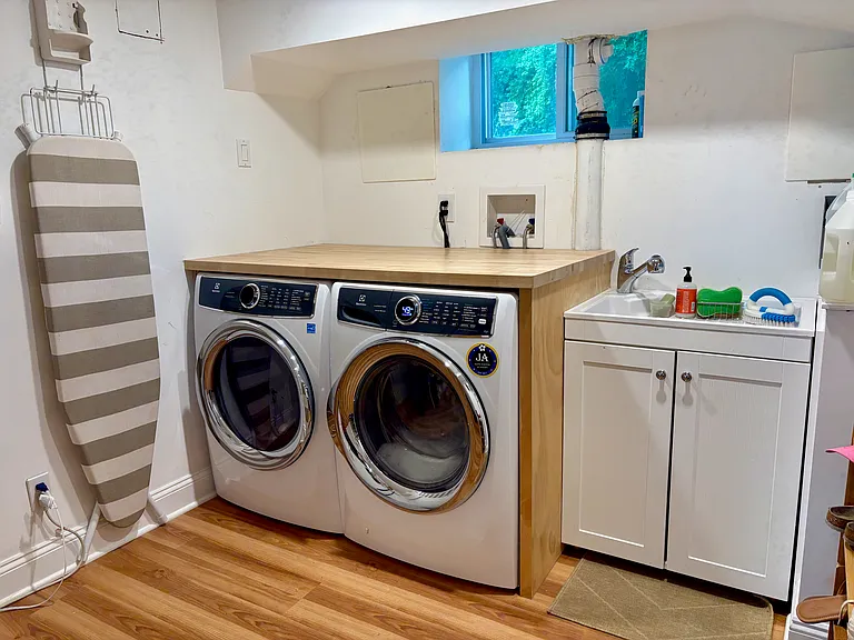 12 Wolf Rd — Photo 3