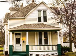 331 Clark St W, Saint Charles, MO 63301