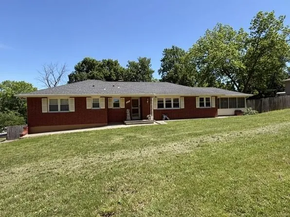 7517 N Central St, Gladstone, MO 64118