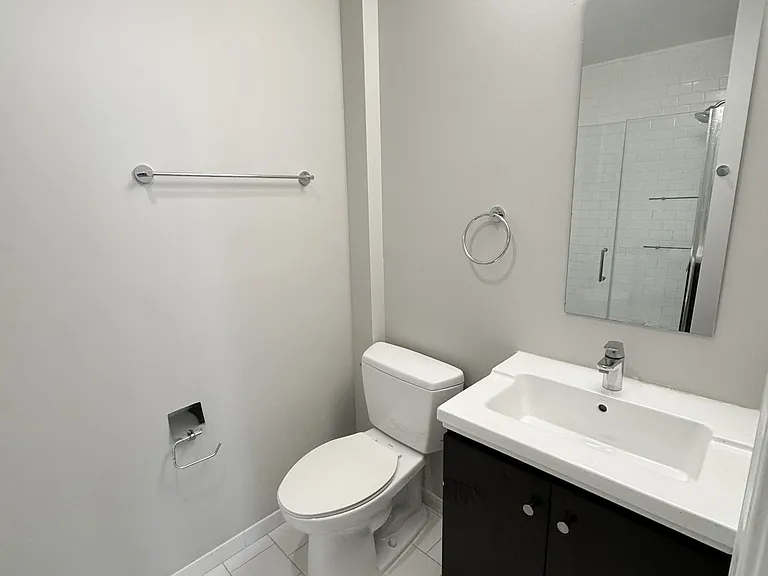 115 S 21st St #302 — Photo 6