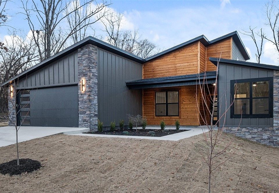 1st image of 13 Coylton Ln