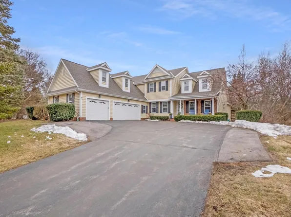 W311S485 Hidden HOLLOW, Delafield, WI 53018