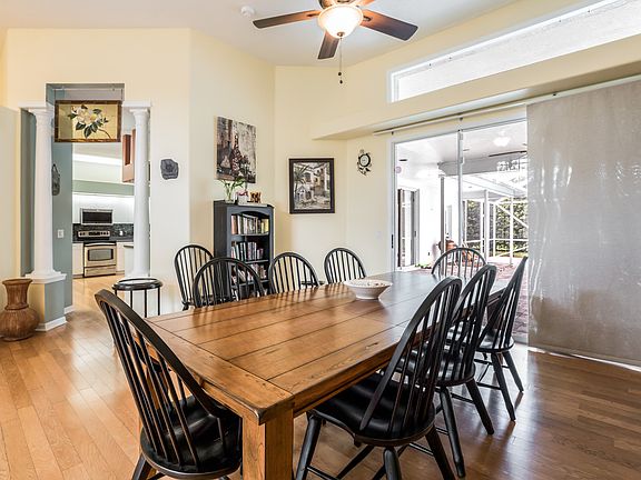 Dining area/living area