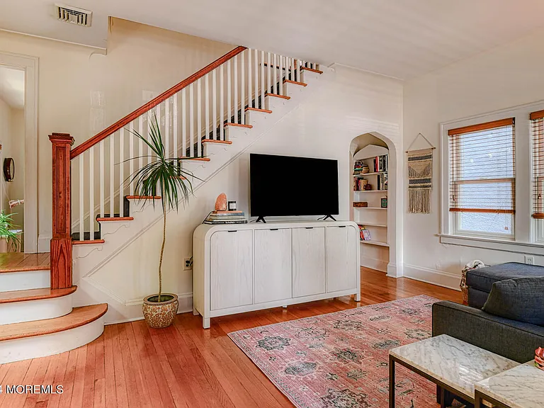 1503 Emory St — Photo 7
