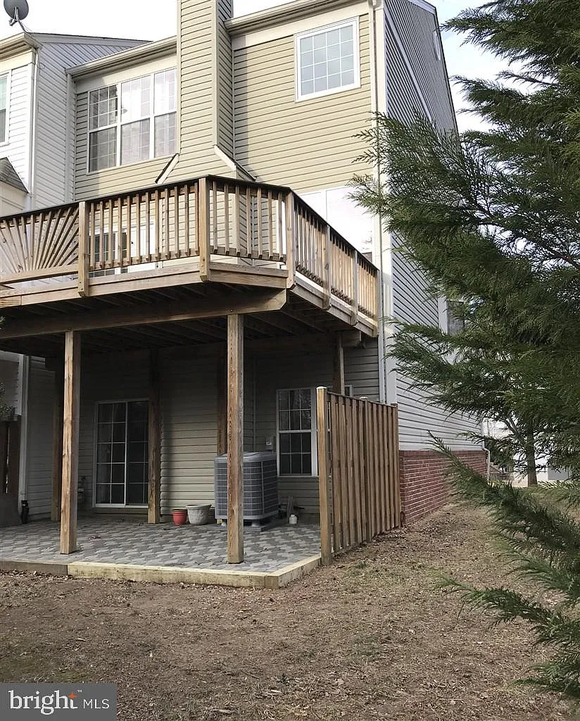 4 bed, 3.5 bath, 2194 sqft, $3,600 — Photo 3