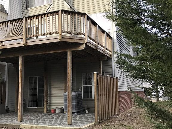 3rd image of 7507 Lamoyne Ct