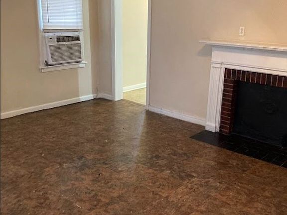 5th image of 2611 E Oklahoma Pl