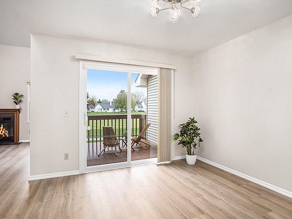 4th image of 7607 Woodbridge Ln