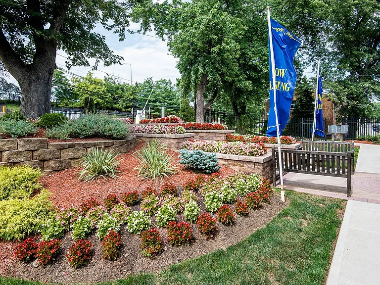 18 Regency Manor Dr — Photo 8