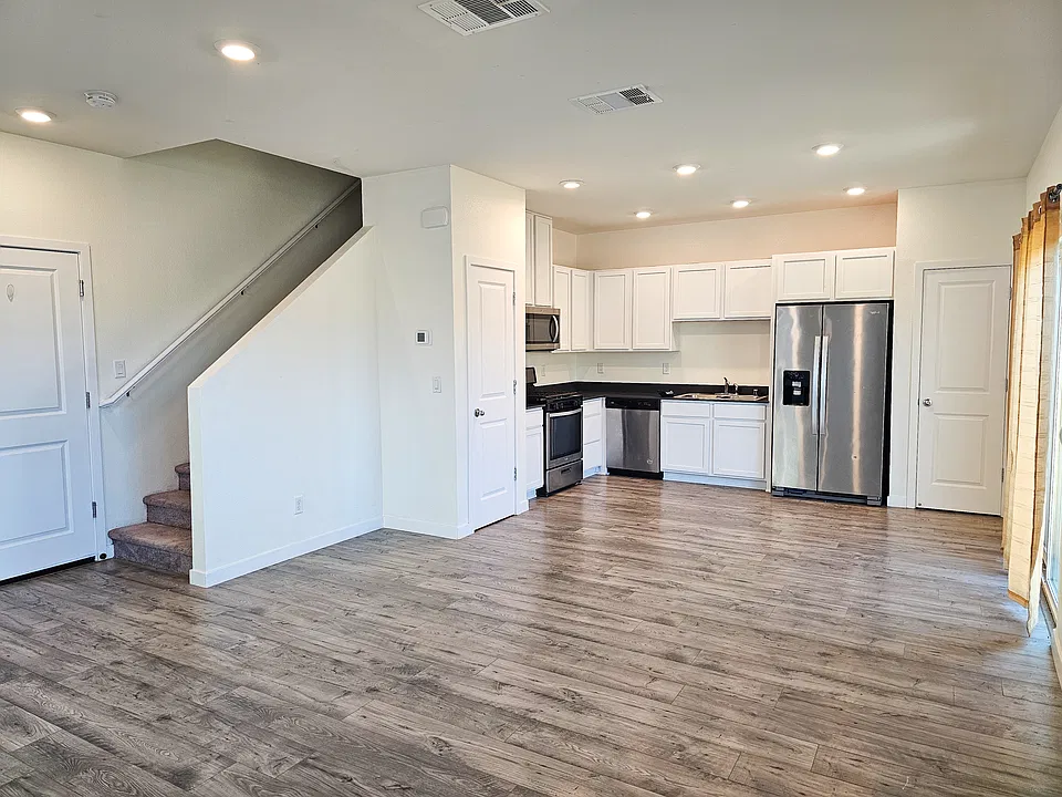 8898 Wolf Moon Dr