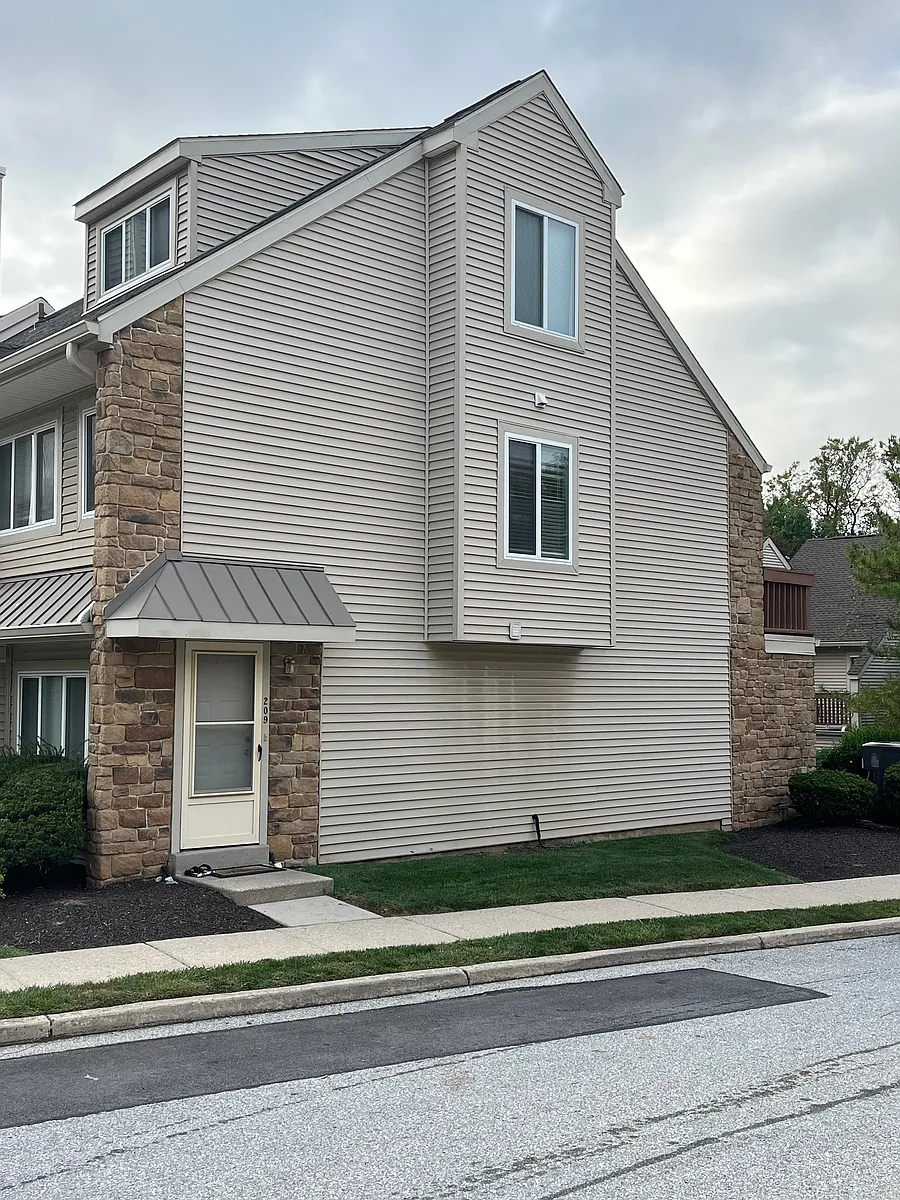 Building Photo - 209 Paddock Dr