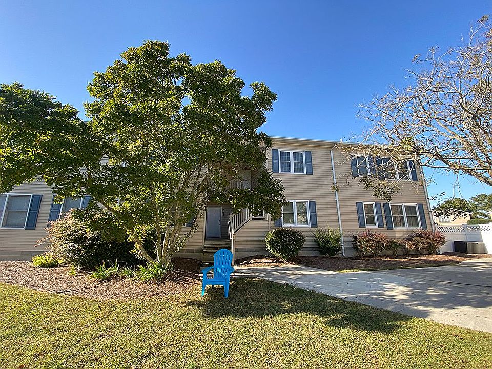 1st image of 33692 Briar Ct N Unit B4