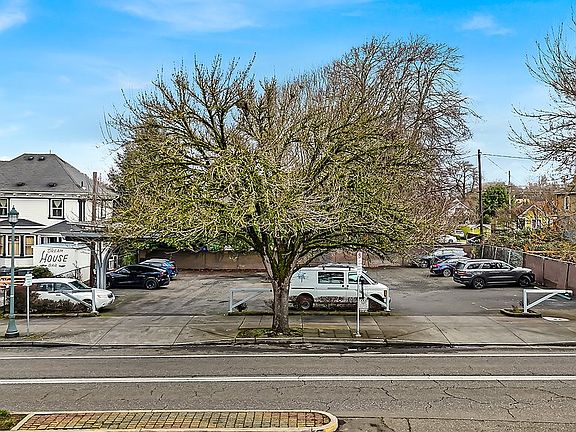 4th image of 3620 NE M L King Blvd