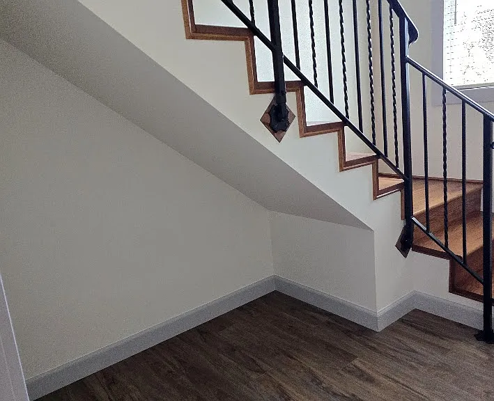 449 SW Elmwood Ave — Photo 3