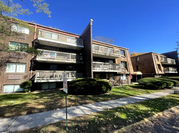 126 Triangle St, Danbury, CT