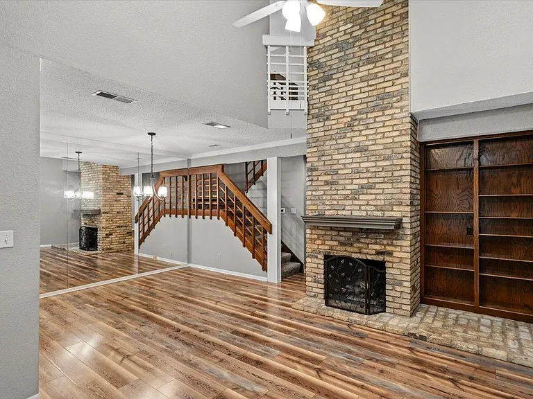 10819 Crown Colony Dr #27 — Photo 4