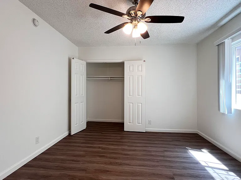 2540 S Barrington Ave #3 — Photo 6
