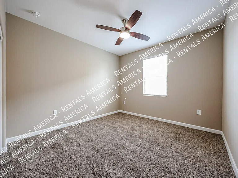 30044 W Avalon Dr — Photo 10