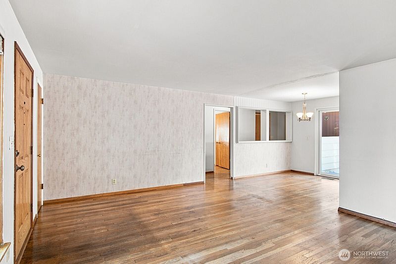 5th image of 3839 145th Avenue SE