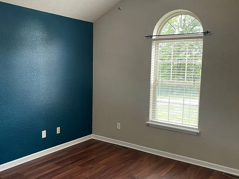 20454 Lynwood Rd — Photo 31