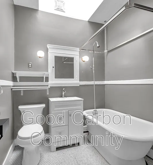 81 Saranac Ave #UPPER — Photo 10