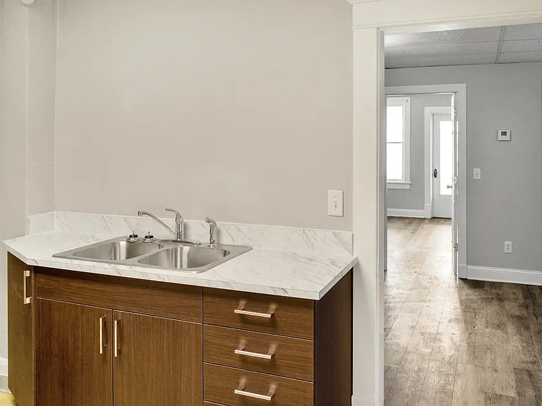 1305 1/2 1st Ave S #1 — Photo 3