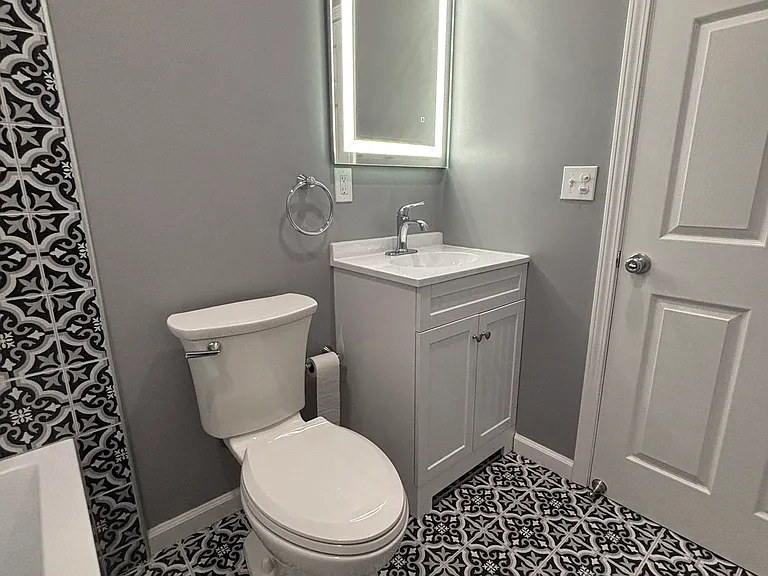 1261 Donald Ave — Photo 8
